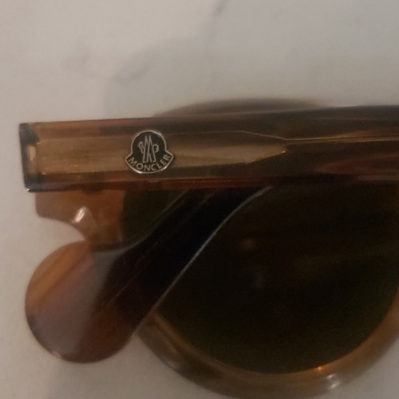 Moncler sunglasses main image 4
